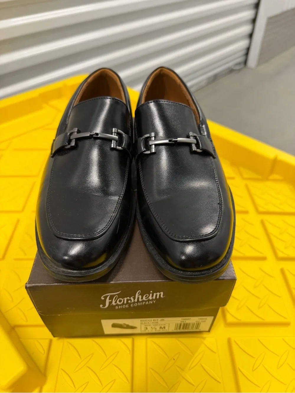 Boys 3.5 dress shoes